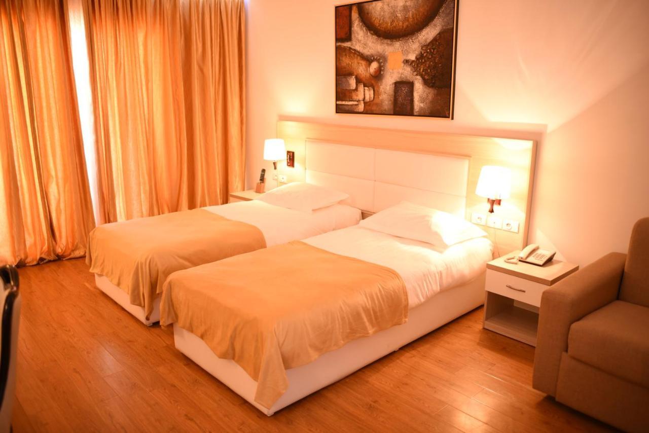 Hotel Bleart Škalngur Kültér fotó